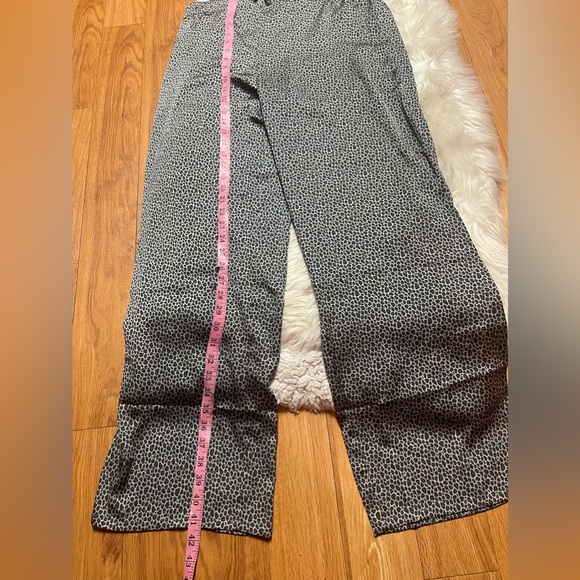 SzL Barefoot Dreams Satin Pajama Pants - Picture 8 of 14